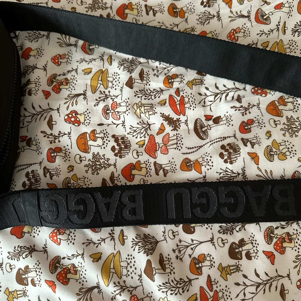Baggu Camera Crossbody Bag - Picture 6 of 6